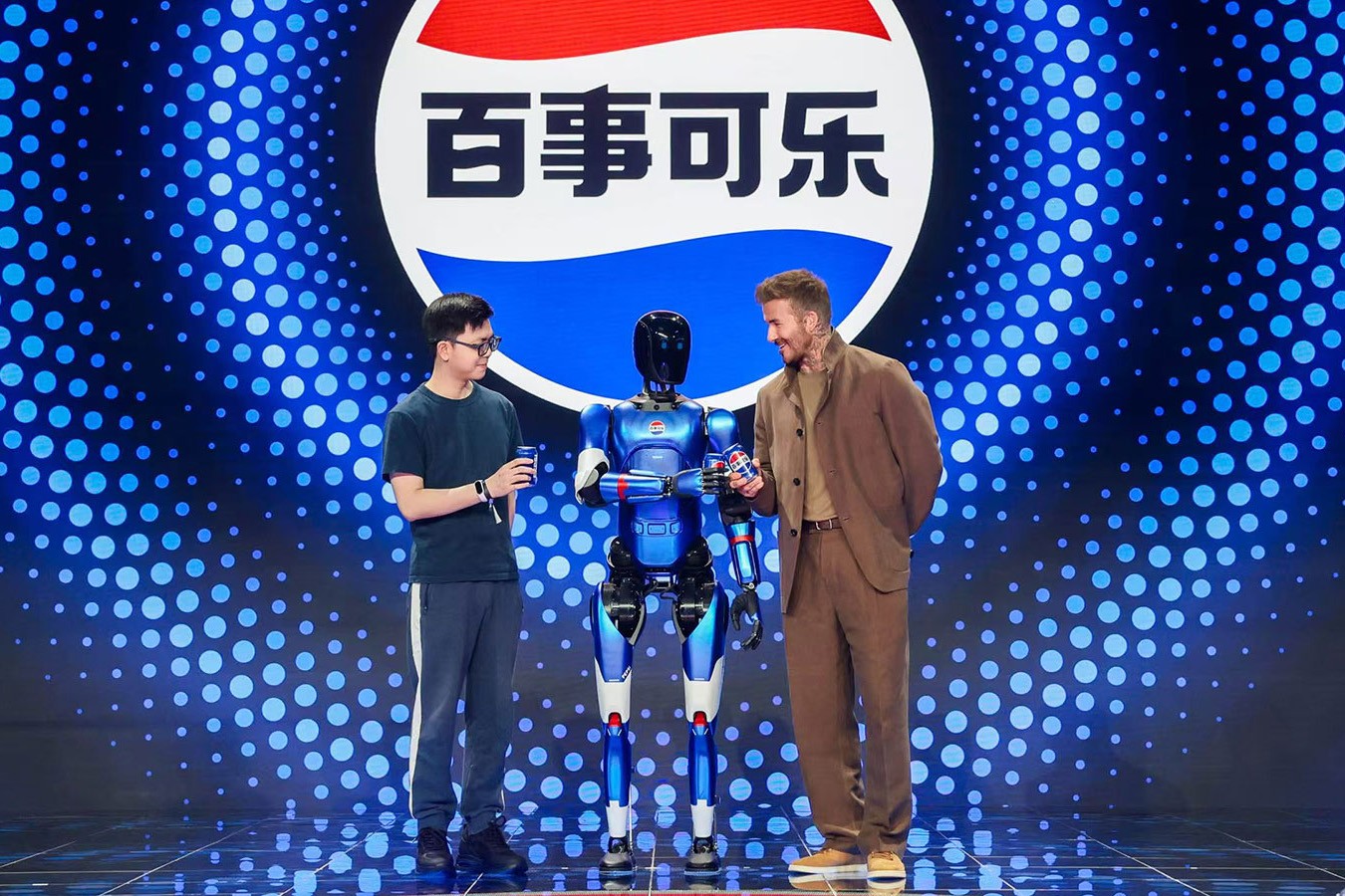 333体育ty机器人携手百事中国共创“百事蓝宝” 共燃渴望新章